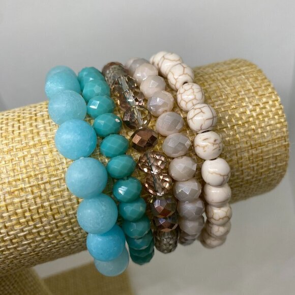 Bundle of stacking stretchy bracelets - Picture 6 of 14